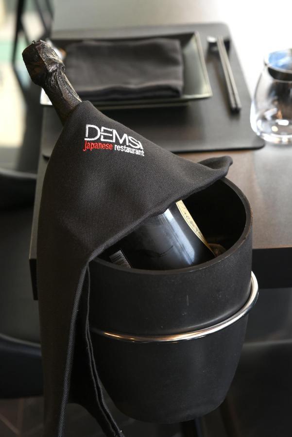 פויג'ה Demsi Palace Hotel & Restaurant מראה חיצוני תמונה