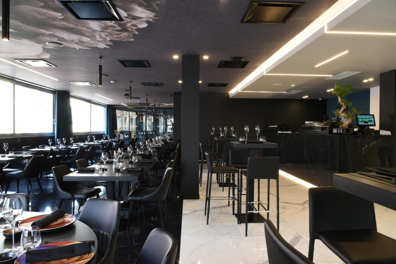 פויג'ה Demsi Palace Hotel & Restaurant מראה חיצוני תמונה