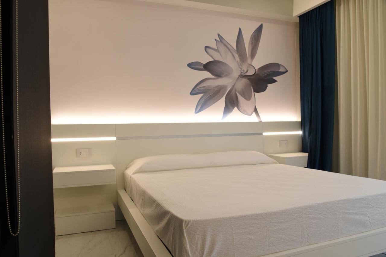 פויג'ה Demsi Palace Hotel & Restaurant מראה חיצוני תמונה