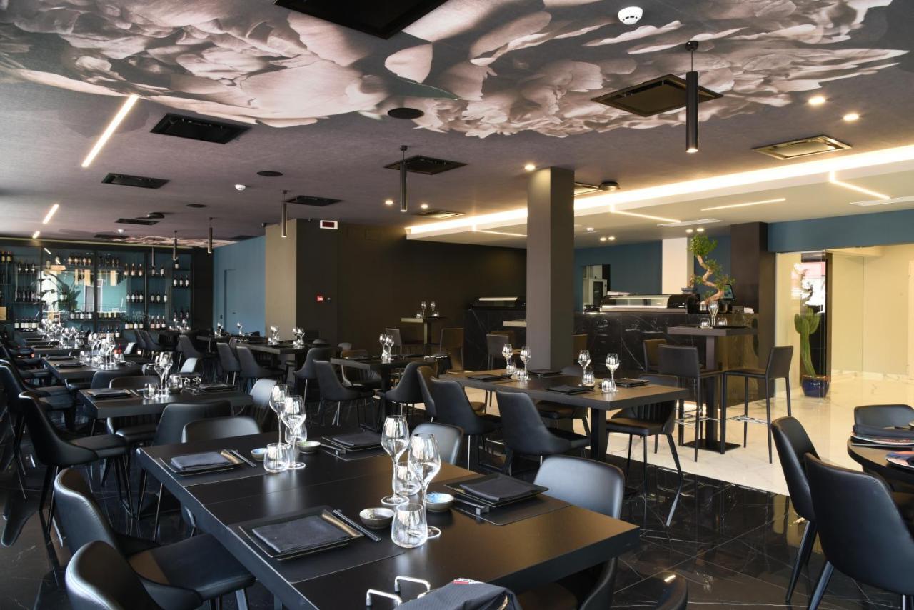 פויג'ה Demsi Palace Hotel & Restaurant מראה חיצוני תמונה