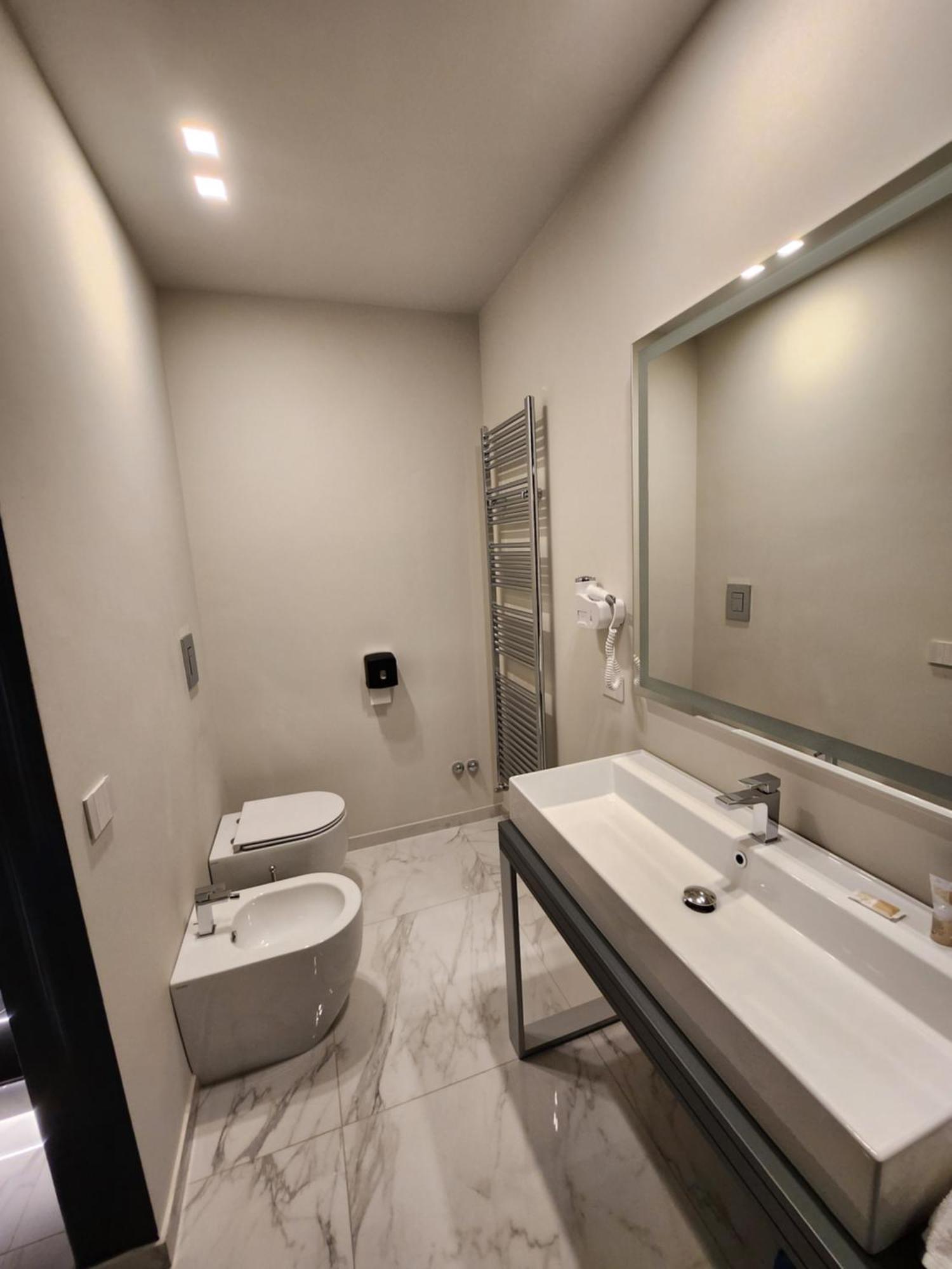פויג'ה Demsi Palace Hotel & Restaurant מראה חיצוני תמונה
